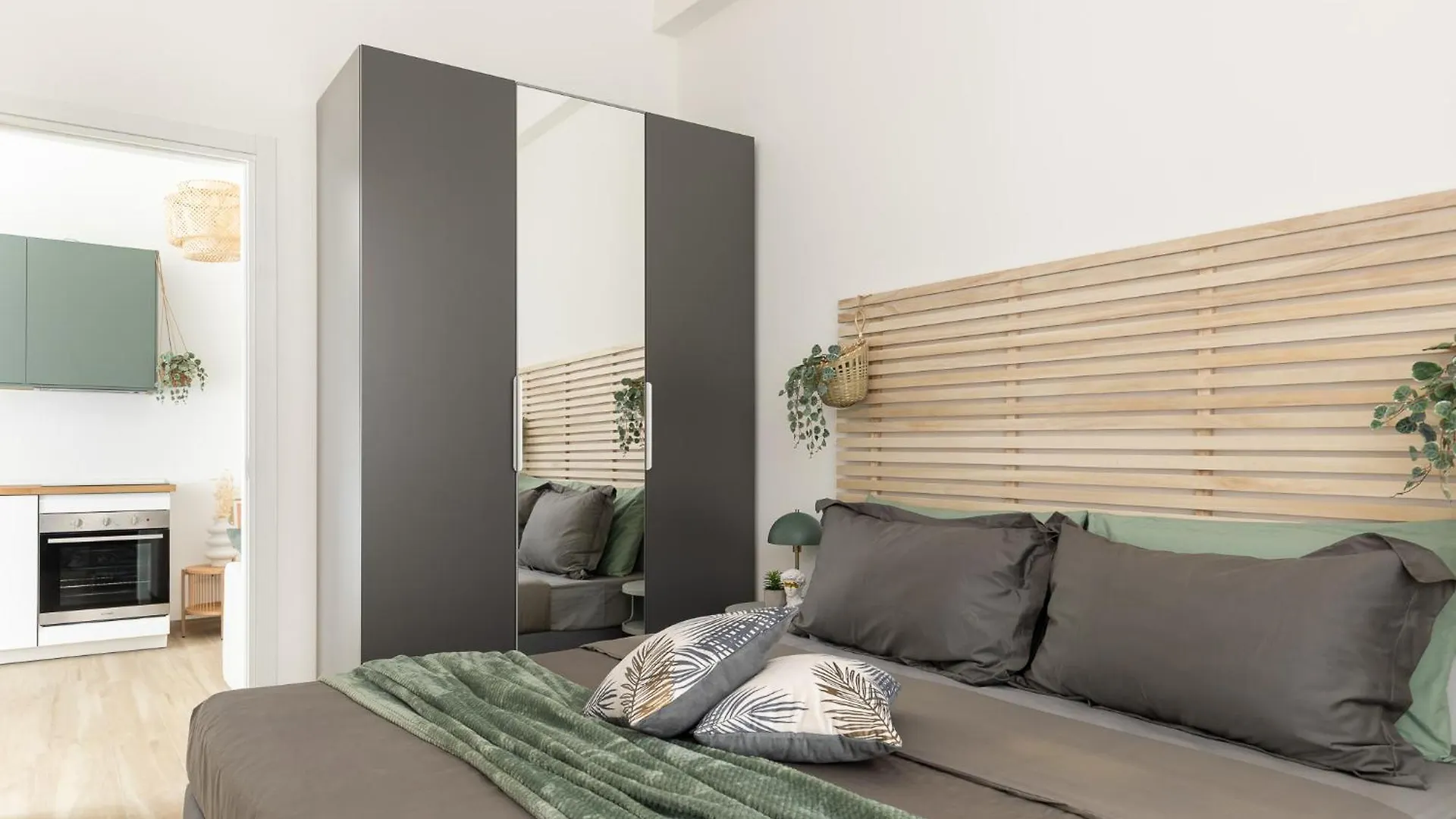 Apartment Luni 4 - Design Trilo Suite -M3- 8 Min Dal Duomo Milan