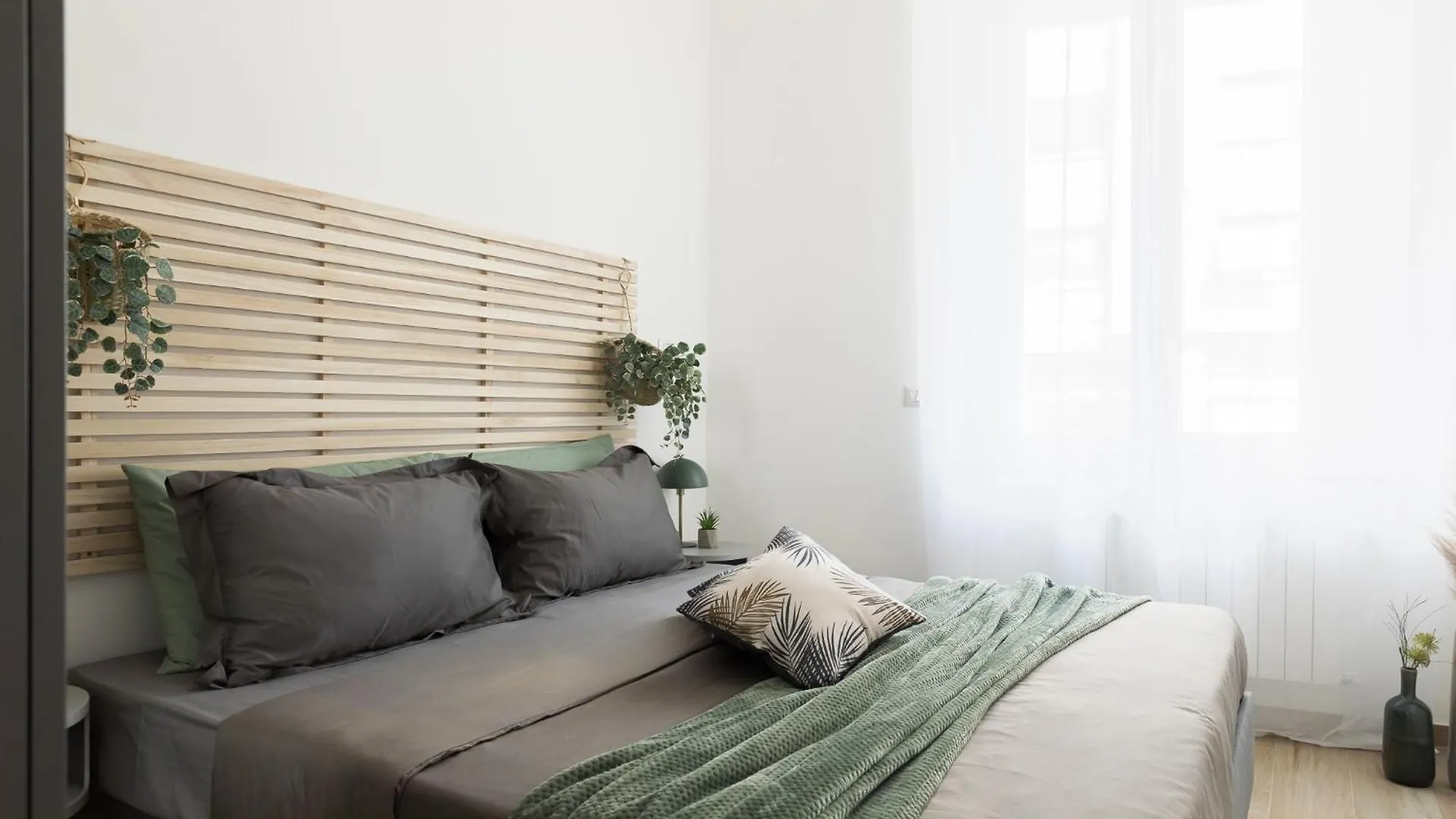 Apartment Luni 4 - Design Trilo Suite -M3- 8 Min Dal Duomo Milan Italy